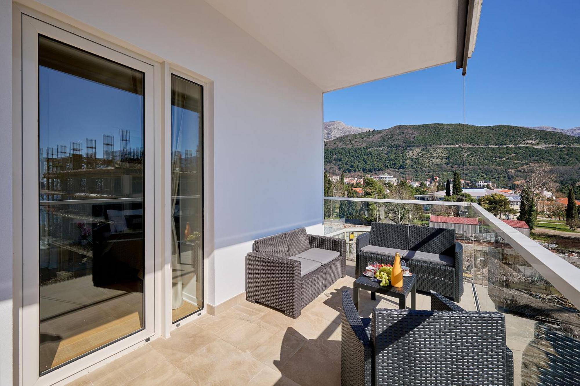 Apartment Tre Canne, Private 2-bedroom In Budva